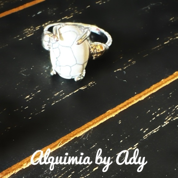 White howlite silver gen ring Victorian cocktail vintage /patience crystal - Picture 1 of 4